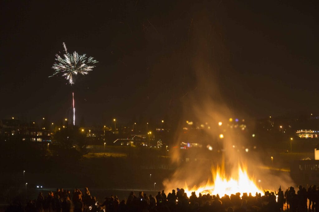 bonfires at new years eve in Iceland