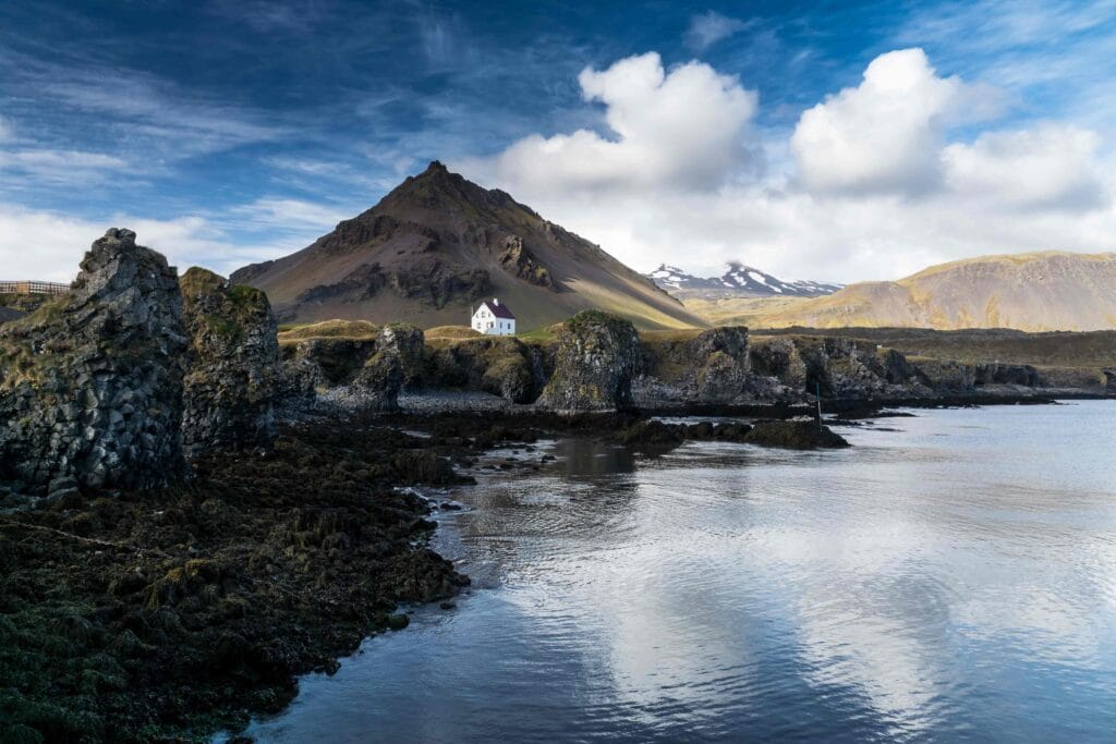 Arnarstapi fishing village in snæfellsnes peninsula