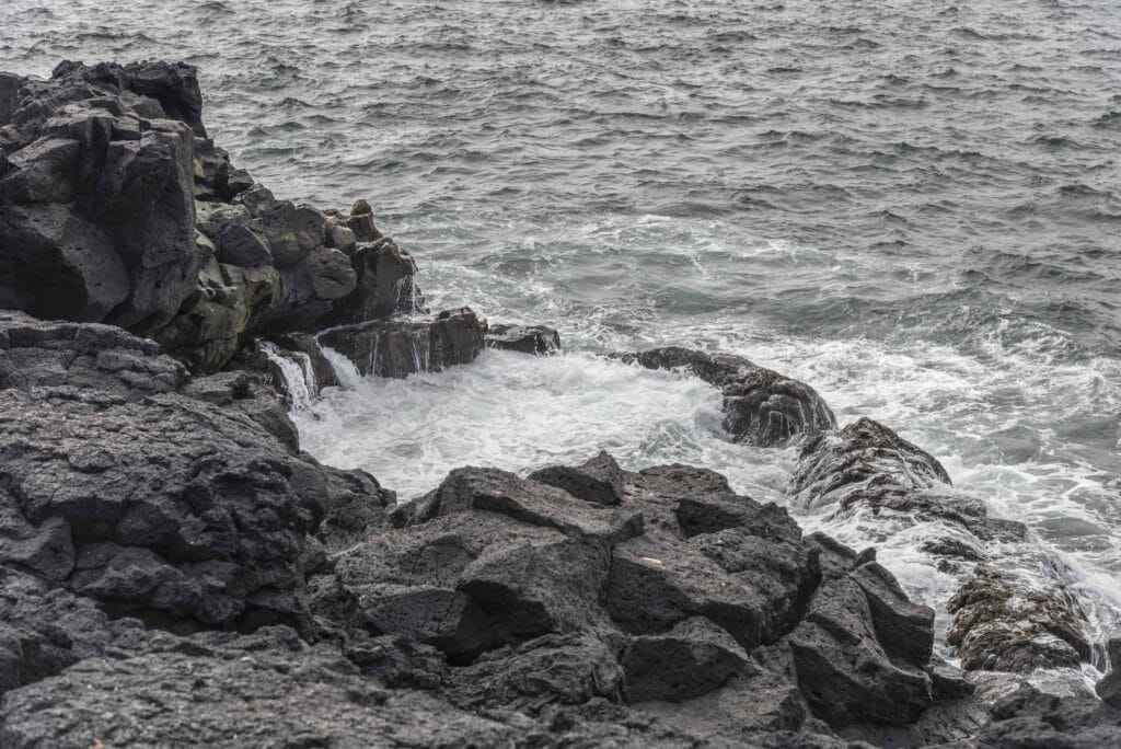 Brimketill hot spring in Reykjanes Peninsula