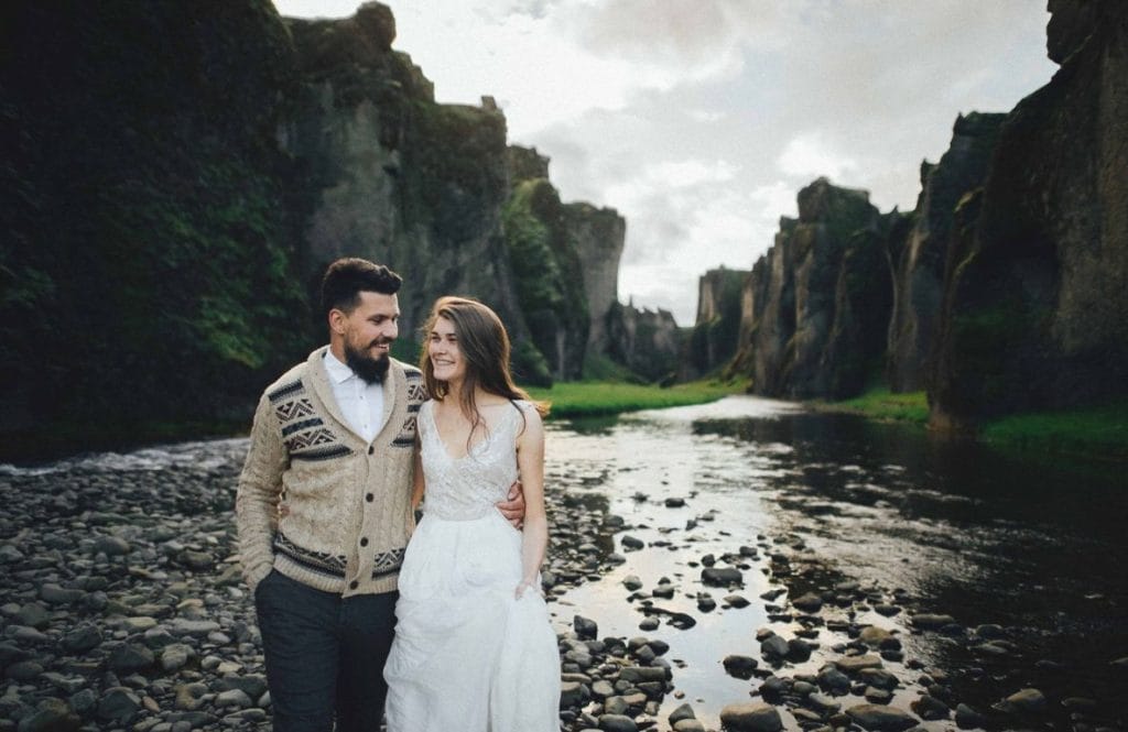 Fjaðrárgljúfur wedding in Iceland