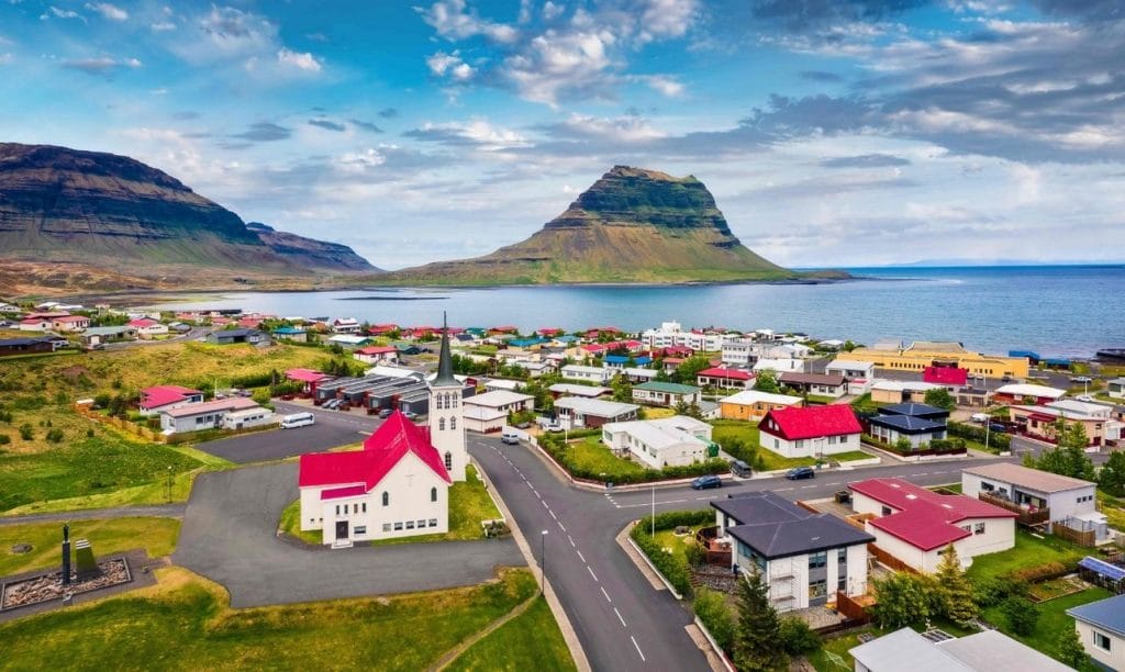 Grundarfjörður village in Snæfellsnes Peninsula with view over Kirkjufell mountain