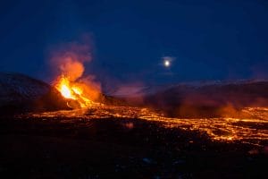 active volcano tour, Geldingadalur erupting volcano in Iceland, active volcano tour