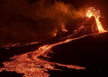 Iceland Travel Guide to Geldingadalur Volcanic Eruption