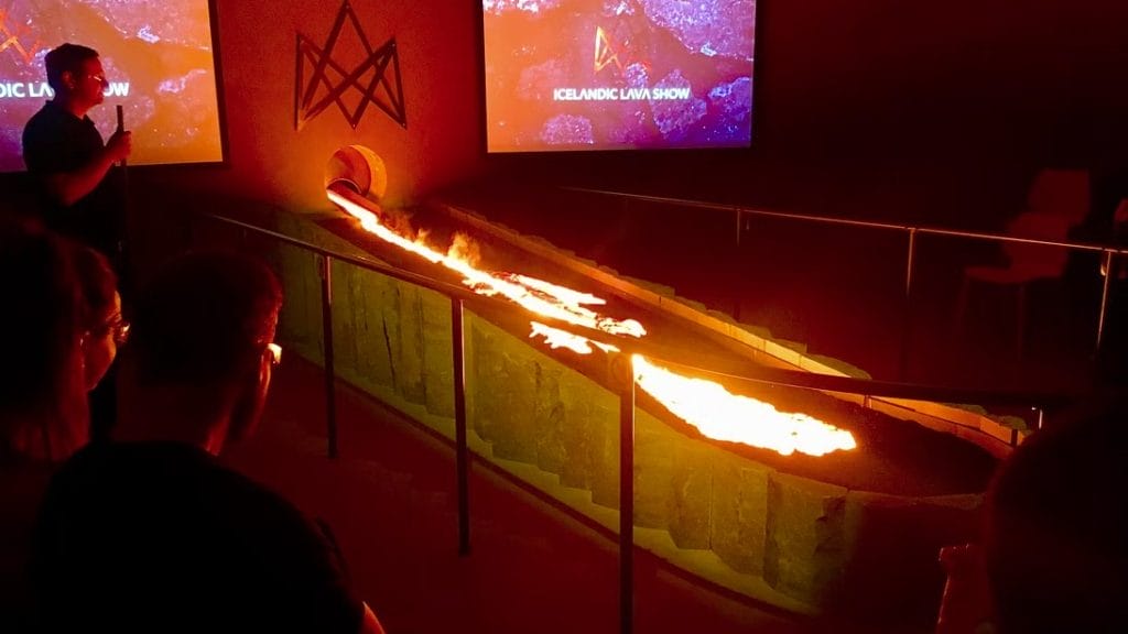 Iceladic Lava Show in vík