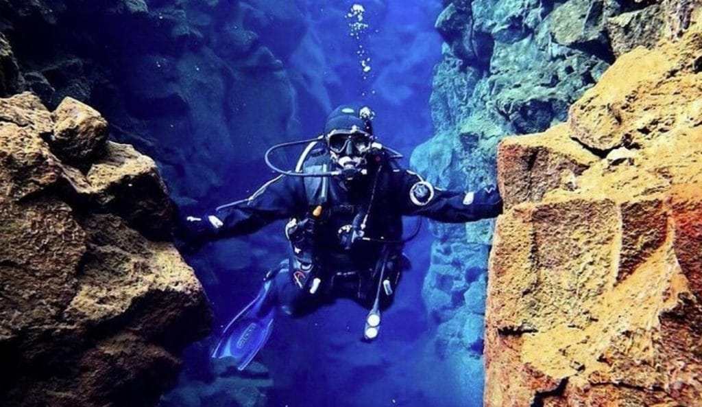 Scuba Diving in Iceland - Silfra tectonic plates