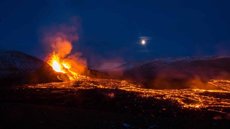 active volcano tour, Geldingadalur erupting volcano in Iceland, active volcano tour