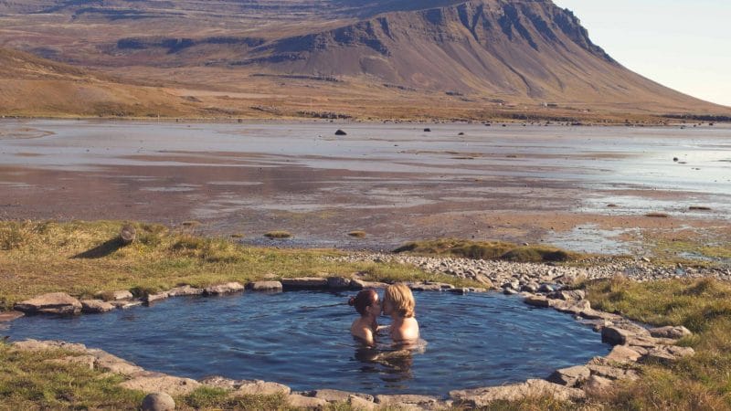 Iceland Hot Springs, hot springs in Iceland, Honeymoon in Iceland, couple in a hot spring in Iceland