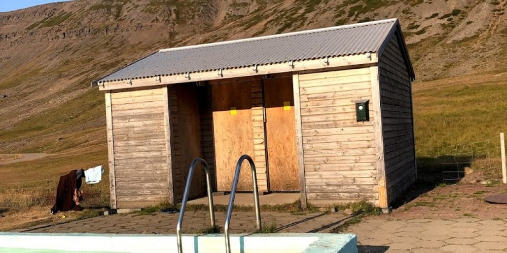 facilities at Reykjafjarðarlaug swimming pool in the westfjrods