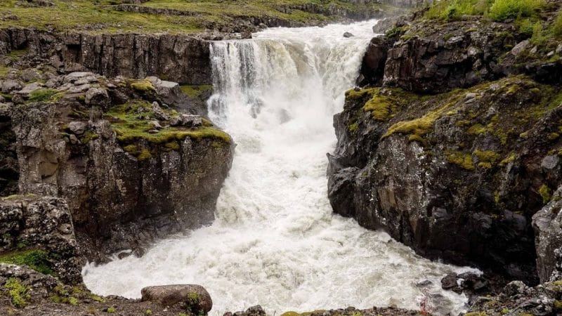 Sveinstekksfoss - Nykurhylsfoss in East Iceland