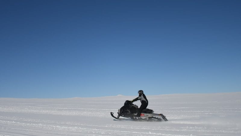 Iceland Snowmobile Tour, Snowmobile Iceland, Snowmobiling in Iceland, glacier snowmobile on Langjokull glacier