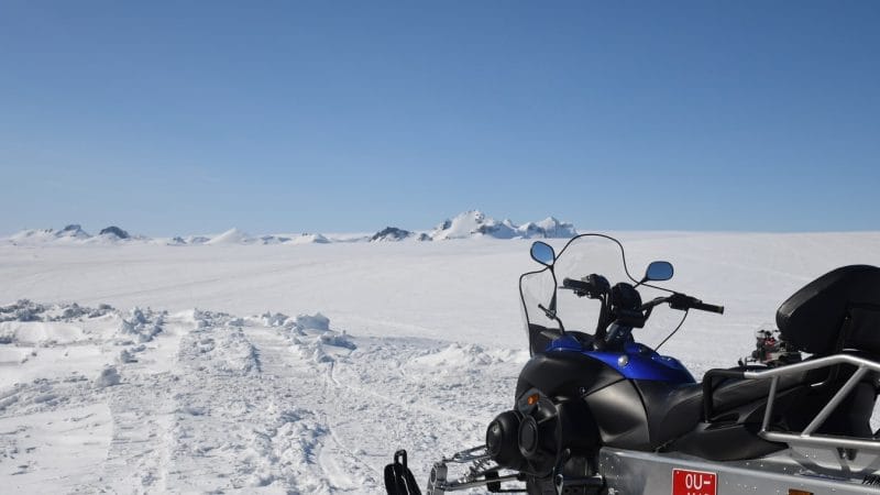 Iceland Snowmobile Tour, Snowmobile Iceland, Snowmobiling in Iceland, glacier snowmobile on Langjokull glacier