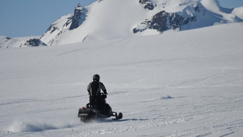 Iceland Snowmobile Tour, Snowmobile Iceland, Snowmobiling in Iceland, glacier snowmobile on Langjokull glacier